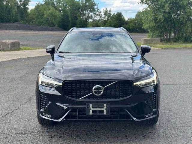 2023 Volvo XC60 B5 Plus Dark Theme