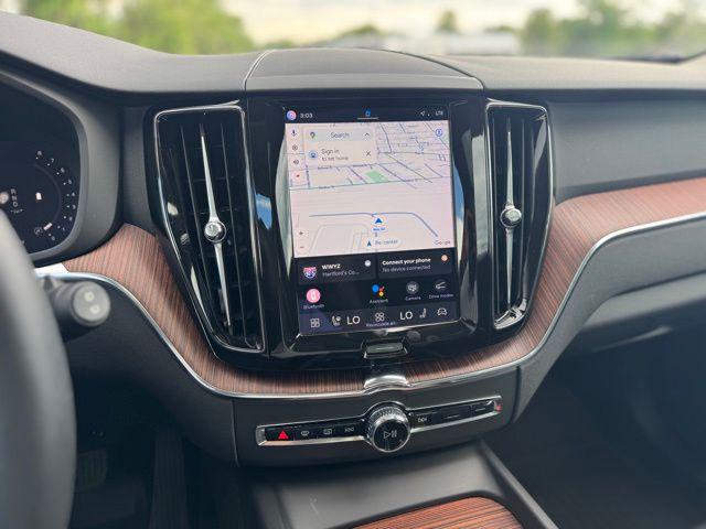 2023 Volvo XC60 B5 Plus Dark Theme
