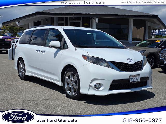 2014 Toyota Sienna SE 8 Passenger for sale in Glendale, CA