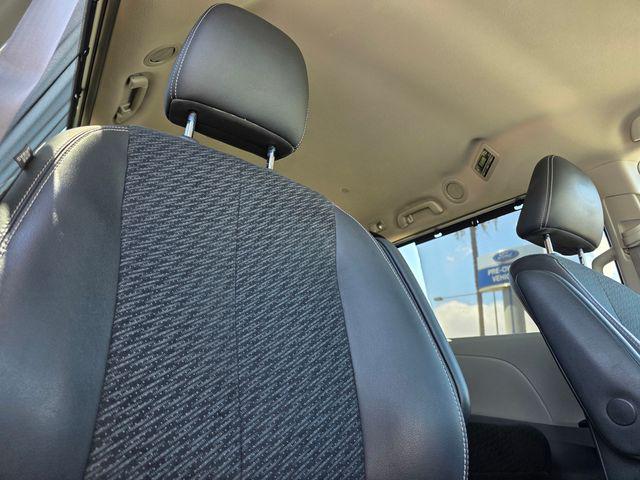 2014 Toyota Sienna SE 8 Passenger
