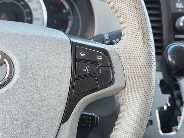 2014 Toyota Sienna SE 8 Passenger