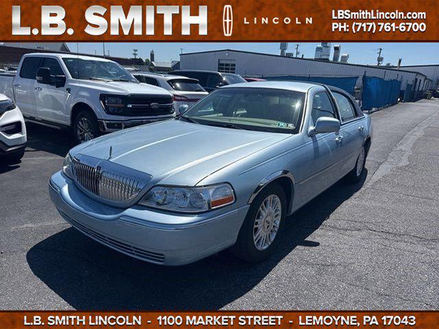 2011 Lincoln Town Car Signature Limited for sale in Lemoyne, PA