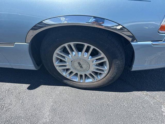2011 Lincoln Town Car Signature Limited