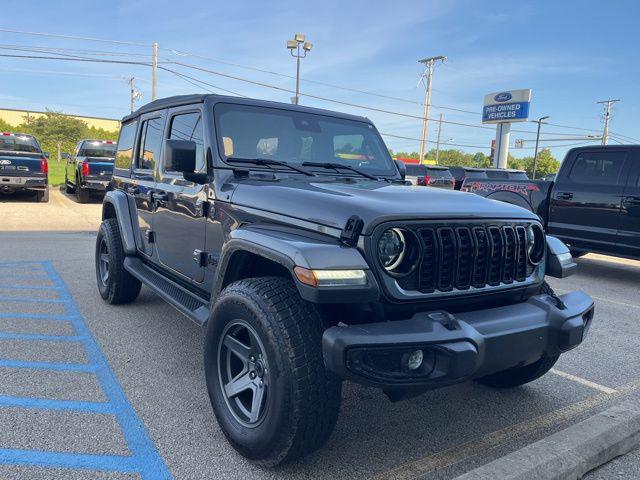 2025 Jeep Wrangler 4-Door Sahara 4x4