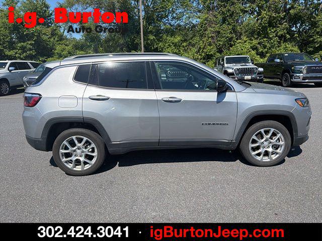 2023 Jeep Compass Latitude Lux FWD 2023 Jeep Compass Latitude Lux FWD