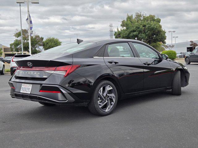 2025 Hyundai Elantra Hybrid Limited