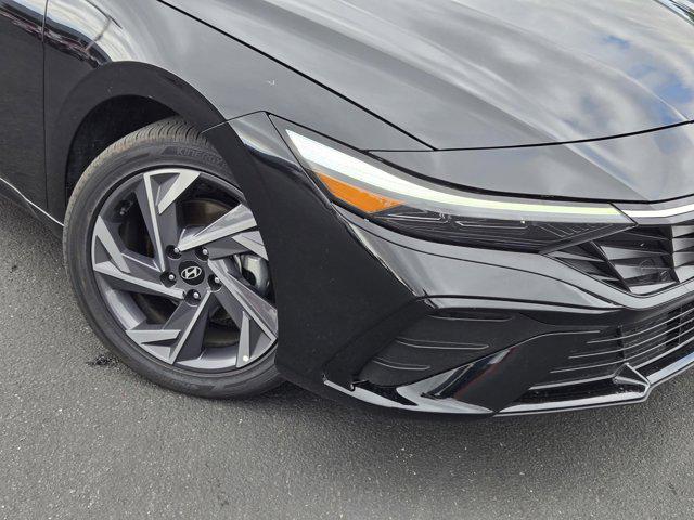 2025 Hyundai Elantra Hybrid Limited