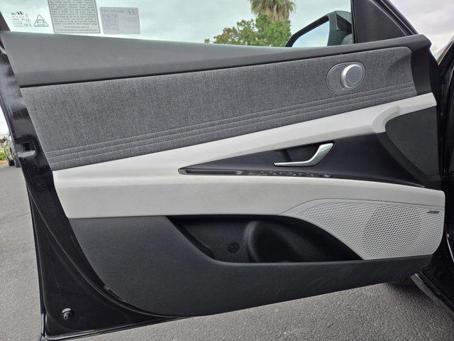 2025 Hyundai Elantra Hybrid Limited