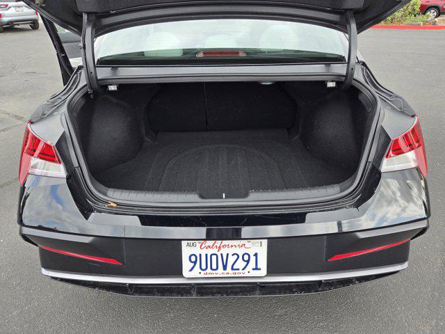 2025 Hyundai Elantra Hybrid Limited