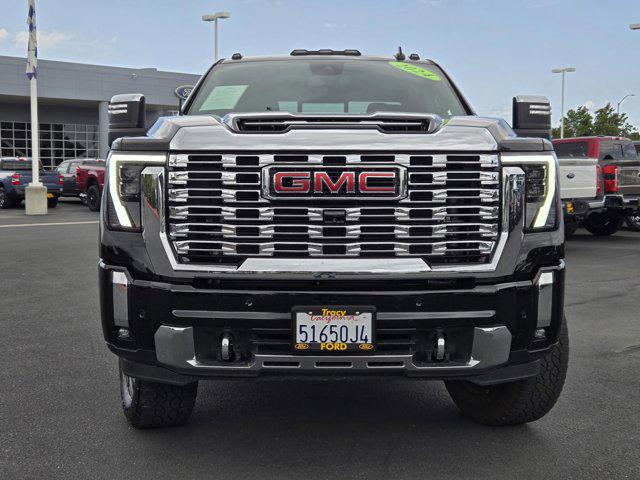 2024 GMC Sierra 2500HD 4WD Crew Cab Standard Bed Denali