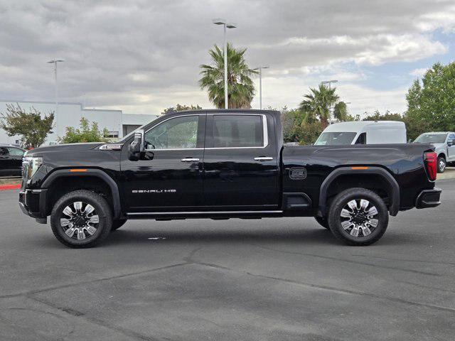 2024 GMC Sierra 2500HD 4WD Crew Cab Standard Bed Denali