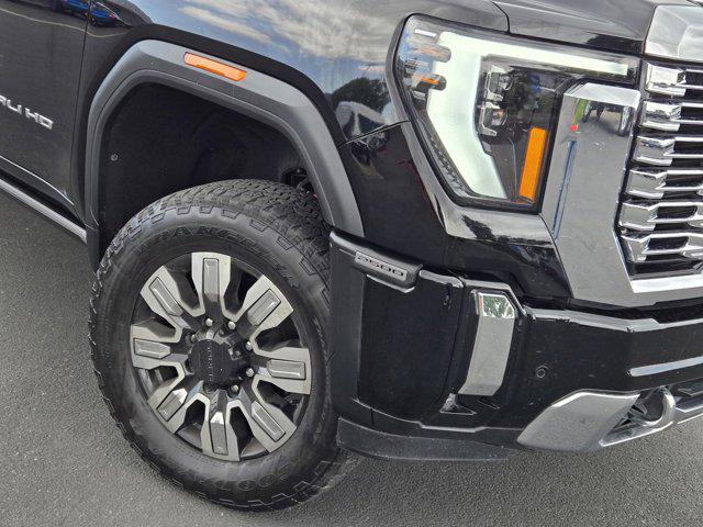 2024 GMC Sierra 2500HD 4WD Crew Cab Standard Bed Denali