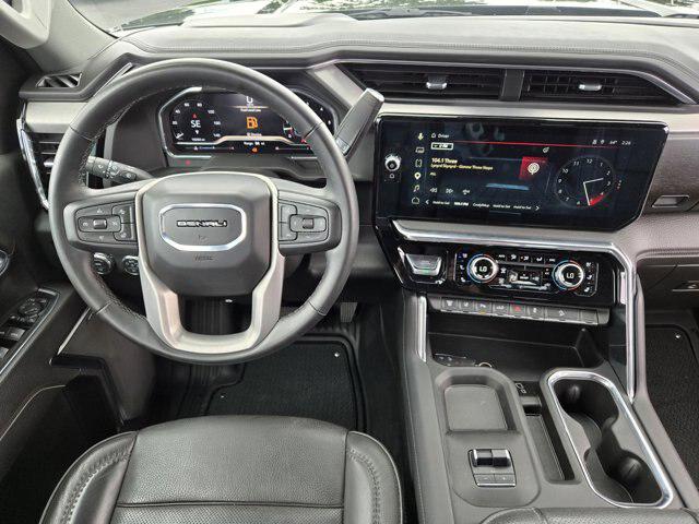 2024 GMC Sierra 2500HD 4WD Crew Cab Standard Bed Denali
