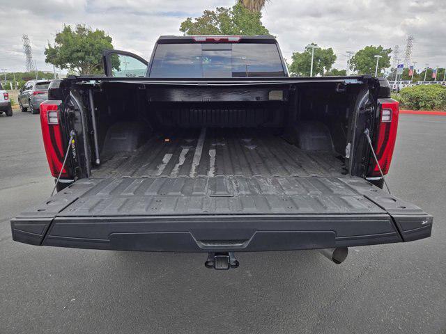 2024 GMC Sierra 2500HD 4WD Crew Cab Standard Bed Denali
