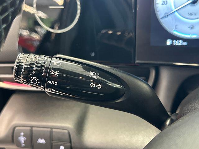 2023 Hyundai Elantra Base