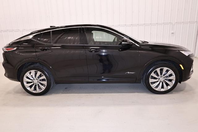 2025 Buick NV Avenir FWD