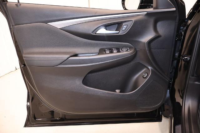 2025 Buick NV Avenir FWD