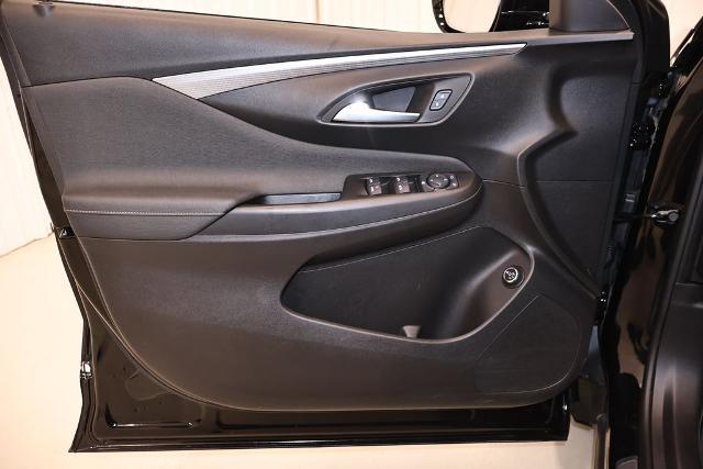 2025 Buick NV Avenir FWD