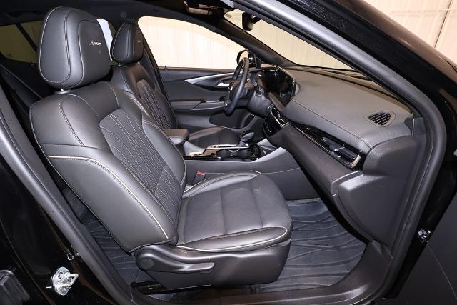 2025 Buick NV Avenir FWD