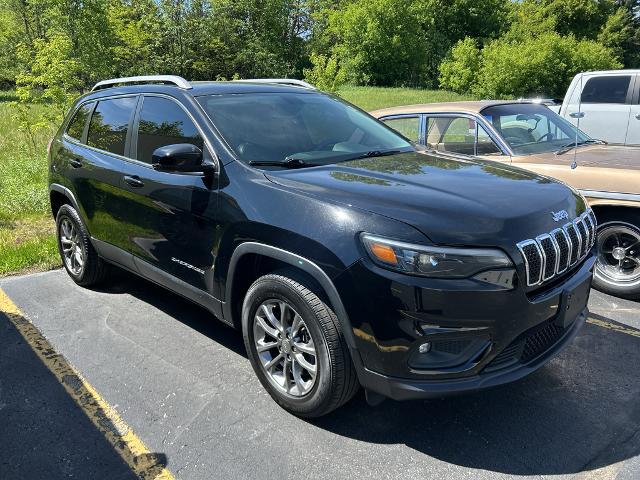 2019 Jeep Cherokee Latitude Plus 4x4 for sale in Saukville, WI