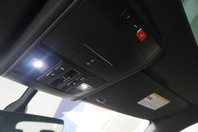 2022 Volkswagen Atlas Cross Sport 2.0T SE w/Technology