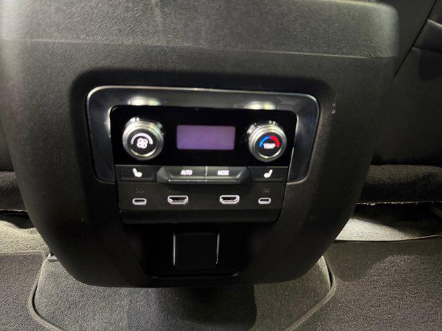 2025 GMC Yukon XL 4WD AT4