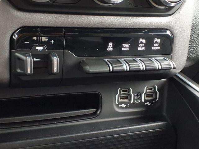 2021 Ram 1500 Big Horn Crew Cab 4x4 5'7" Box