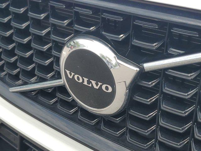 2024 Volvo XC60 Recharge T8 Core Dark Theme