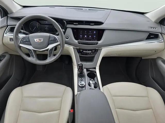 2022 Cadillac XT5 FWD Premium Luxury