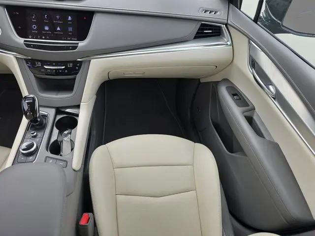 2022 Cadillac XT5 FWD Premium Luxury