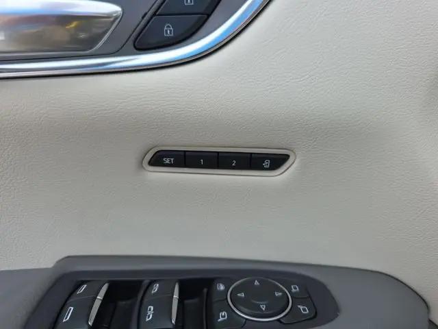 2022 Cadillac XT5 FWD Premium Luxury