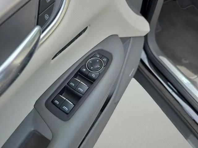 2022 Cadillac XT5 FWD Premium Luxury