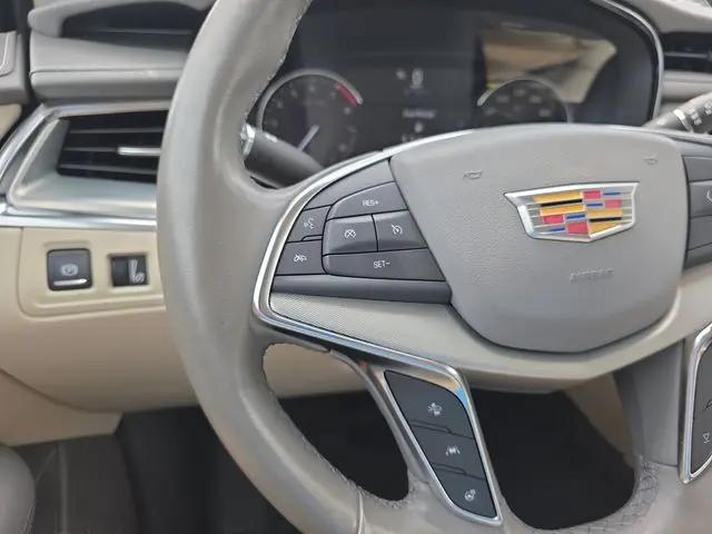2022 Cadillac XT5 FWD Premium Luxury