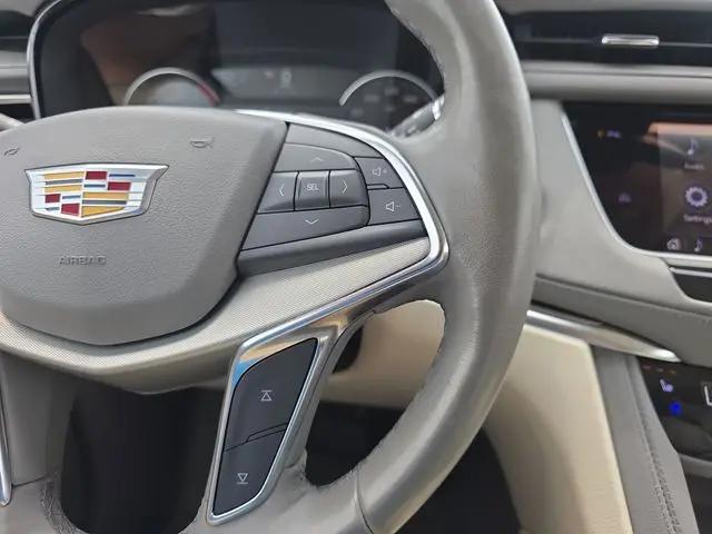 2022 Cadillac XT5 FWD Premium Luxury