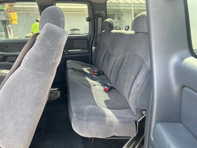 2002 Chevrolet Silverado 2500HD LS
