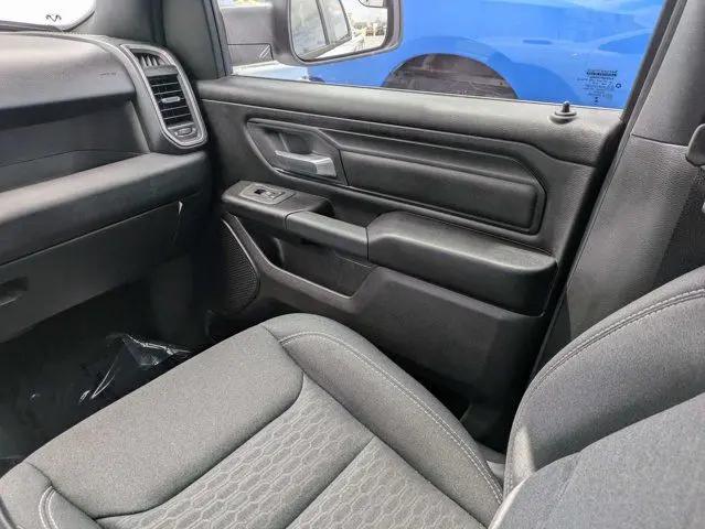 2025 Ram 1500 Tradesman Crew Cab 4x4 5'7" Box