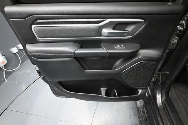 2020 Ram 1500 Big Horn Crew Cab 4x4 5'7" Box