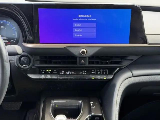 2024 Toyota Crown Platinum