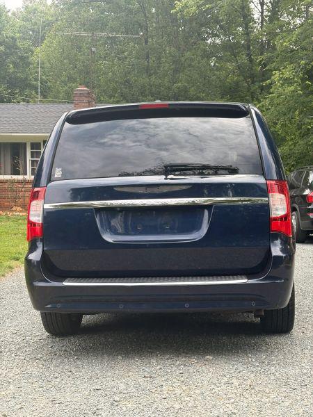 2012 Chrysler Town & Country Touring-L
