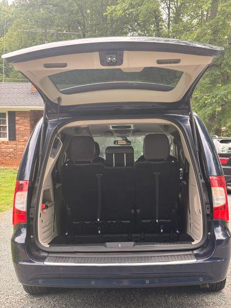 2012 Chrysler Town & Country Touring-L