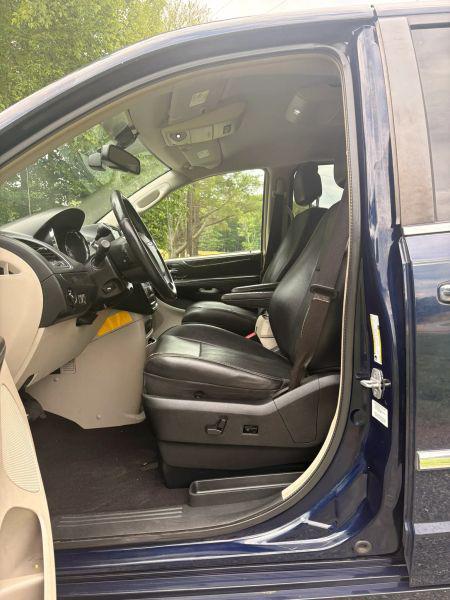 2012 Chrysler Town & Country Touring-L