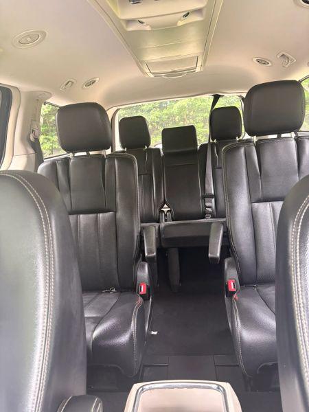 2012 Chrysler Town & Country Touring-L