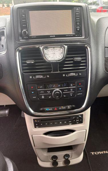 2012 Chrysler Town & Country Touring-L
