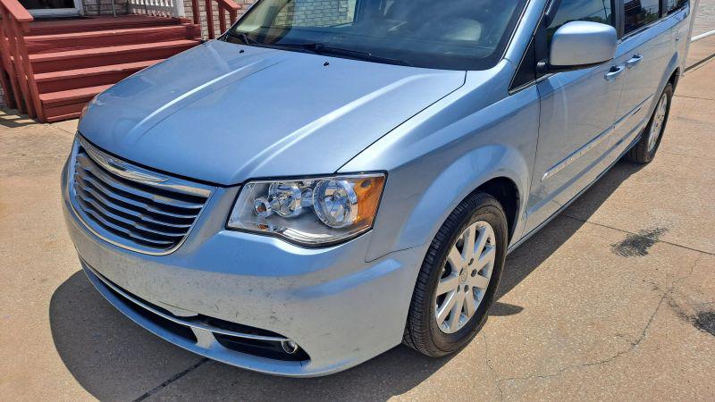 2013 Chrysler Town & Country Touring