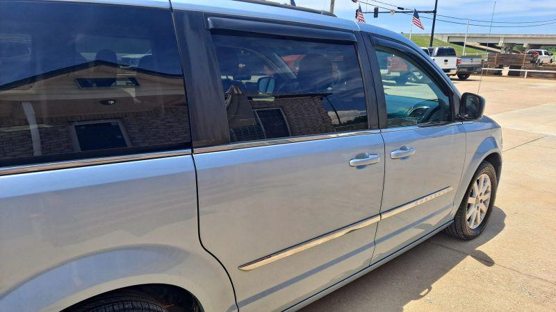 2013 Chrysler Town & Country Touring