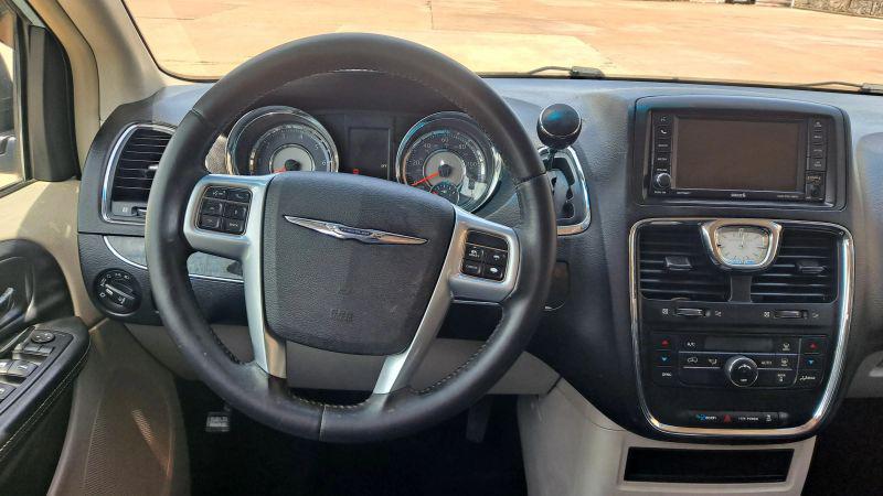 2013 Chrysler Town & Country Touring