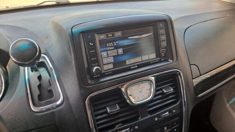 2013 Chrysler Town & Country Touring