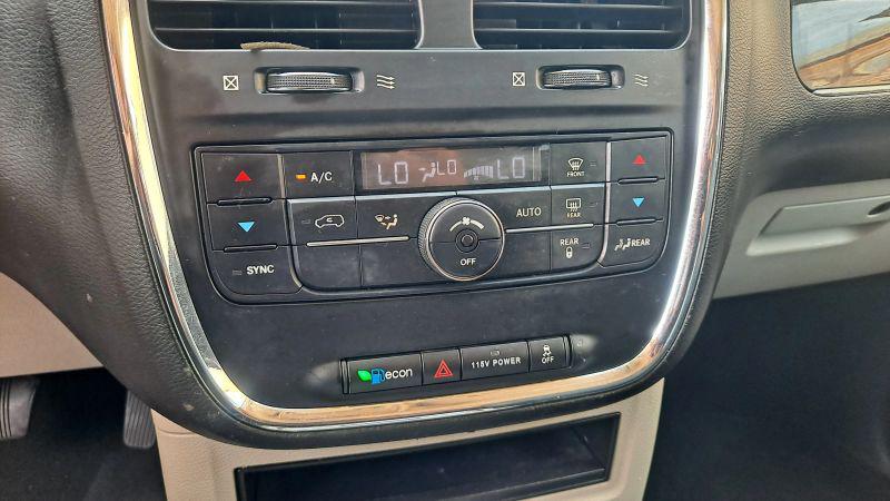 2013 Chrysler Town & Country Touring
