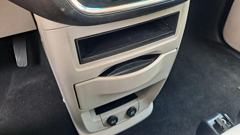 2013 Chrysler Town & Country Touring