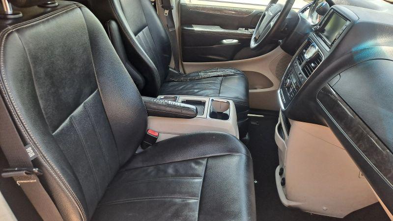 2013 Chrysler Town & Country Touring